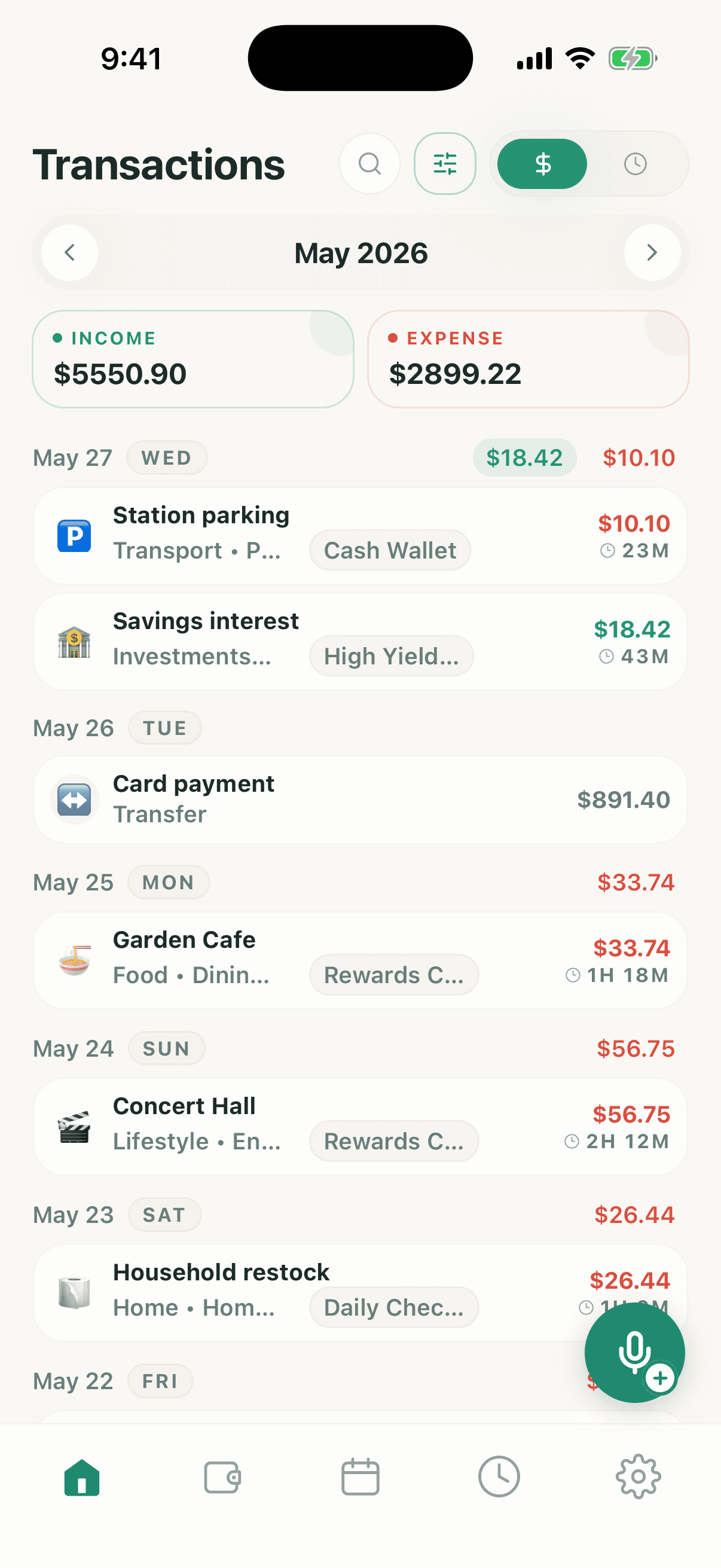 Money2Time-Screenshot mit Transaktionsliste sowie monatlichen Einnahmen- und Ausgabensummen